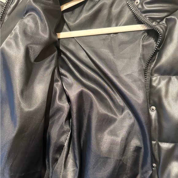 ASOS faux leather cropped puffer jacket women’s small like new - Picture 7 of 9